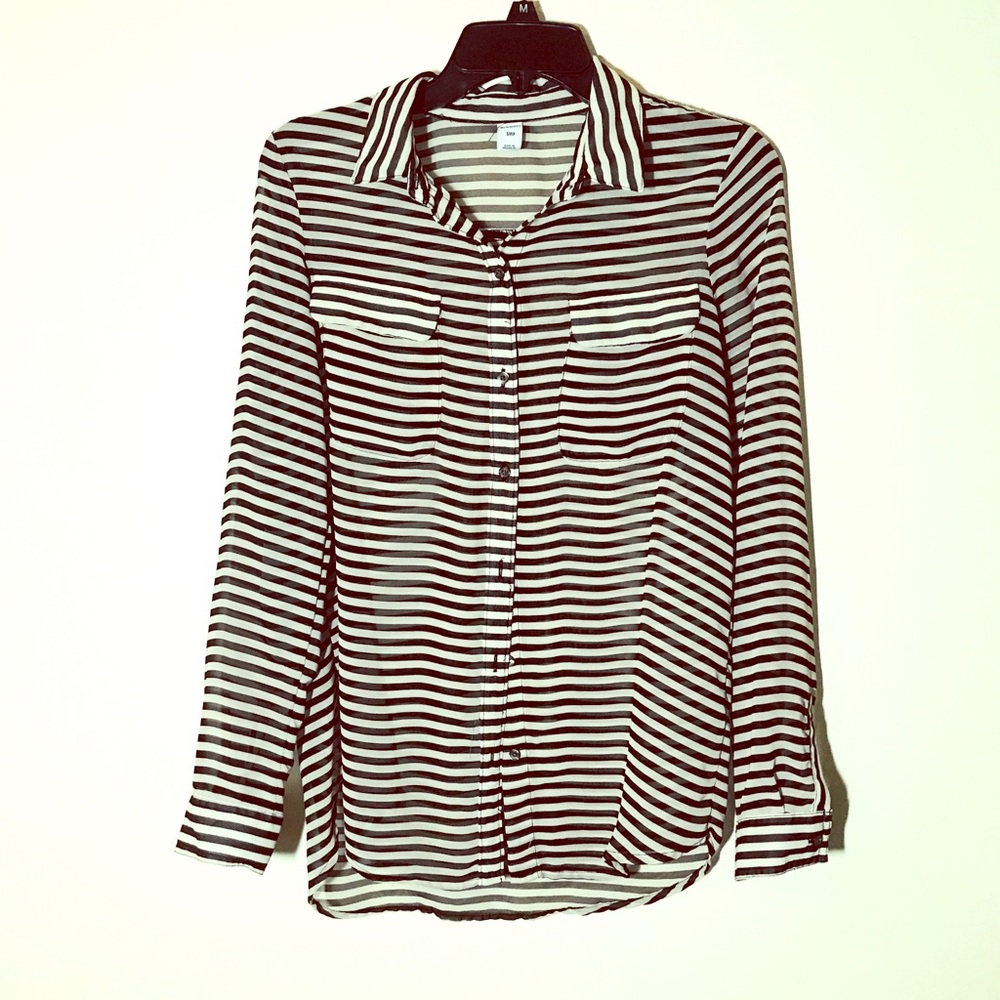 Black and White Blouse.🎹